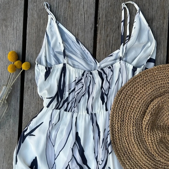 Delilah midi dress size 10 - Picture 7 of 8